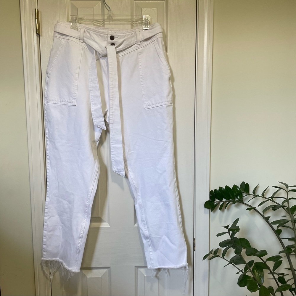 Abercrombie & Fitch White High Rise Mom Jeans 31 / 12